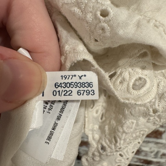 American Eagle Baby Doll Cream Smocked Eyelet Puff Sleeve Tiered‎ Mini Dress M - Picture 15 of 16